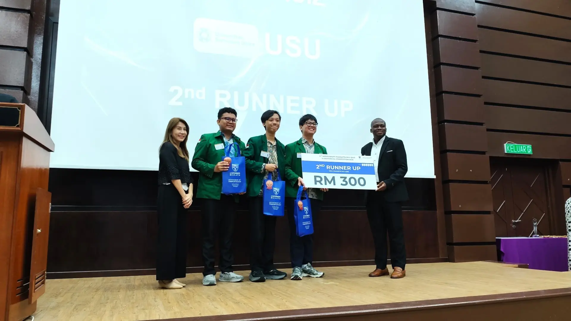 Mahasiswa FK USU Raih Juara 3 Kompetisi Parasitologi Internasional di Universiti Malaya